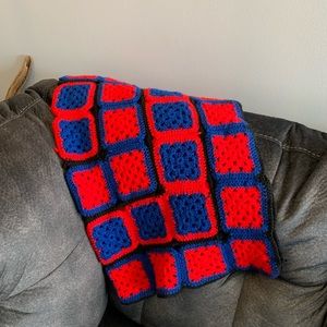 Vtg handmade crocheted granny blanket